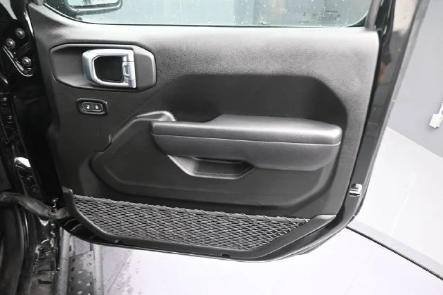Used 2025 Black Jeep Rubicon image 21