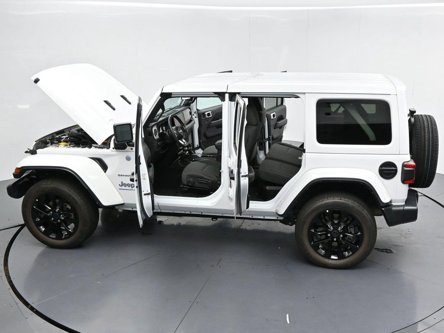 Used 2024 Bright White Clearcoat Jeep Sahara image 39