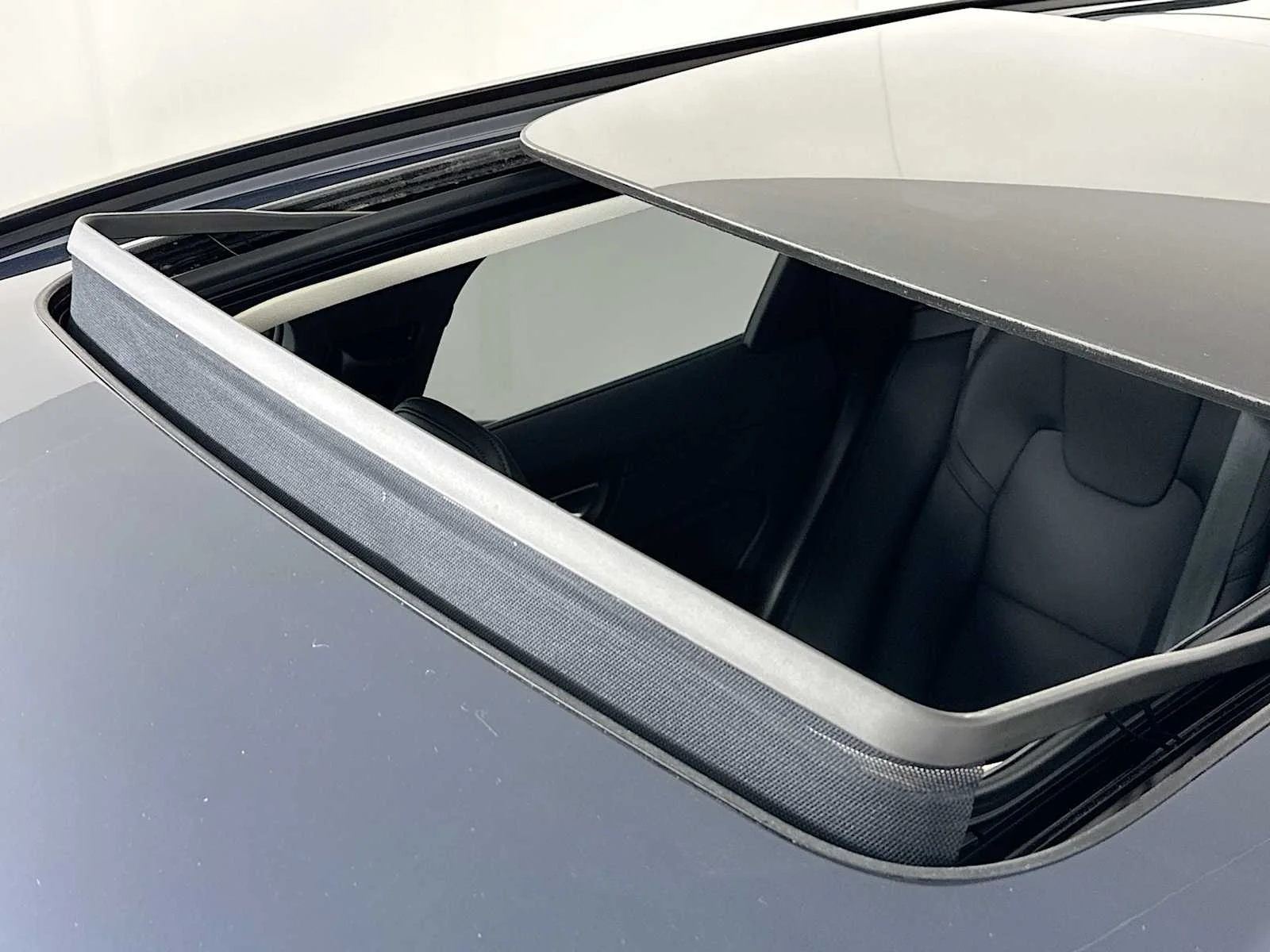 2025 Volvo XC60 Plus - Photo 20