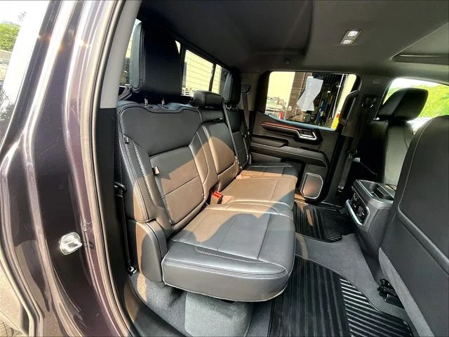 Used 2024 Silver GMC Denali image 23