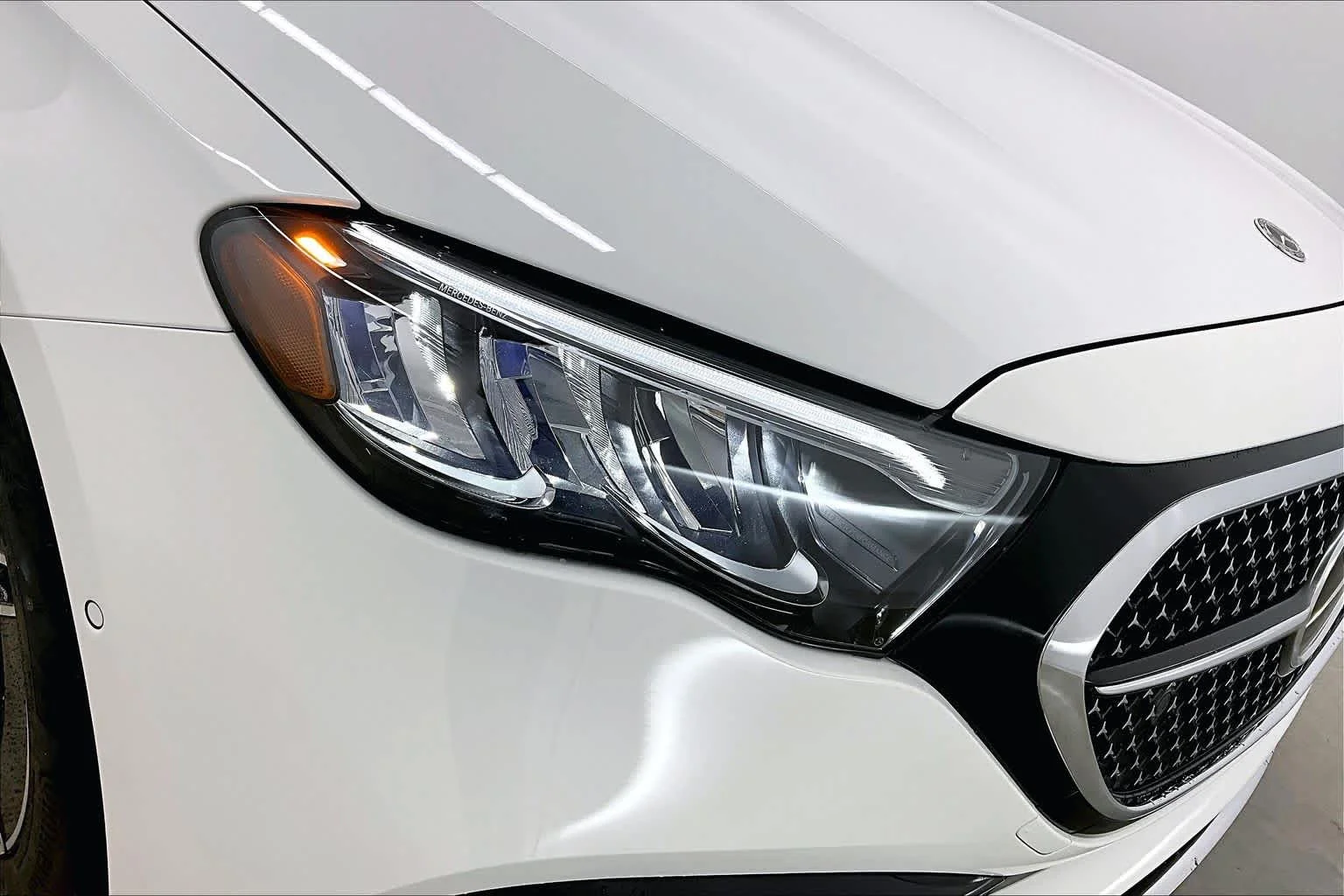 New 2026 Polar White Mercedes-Benz E 350 image 13