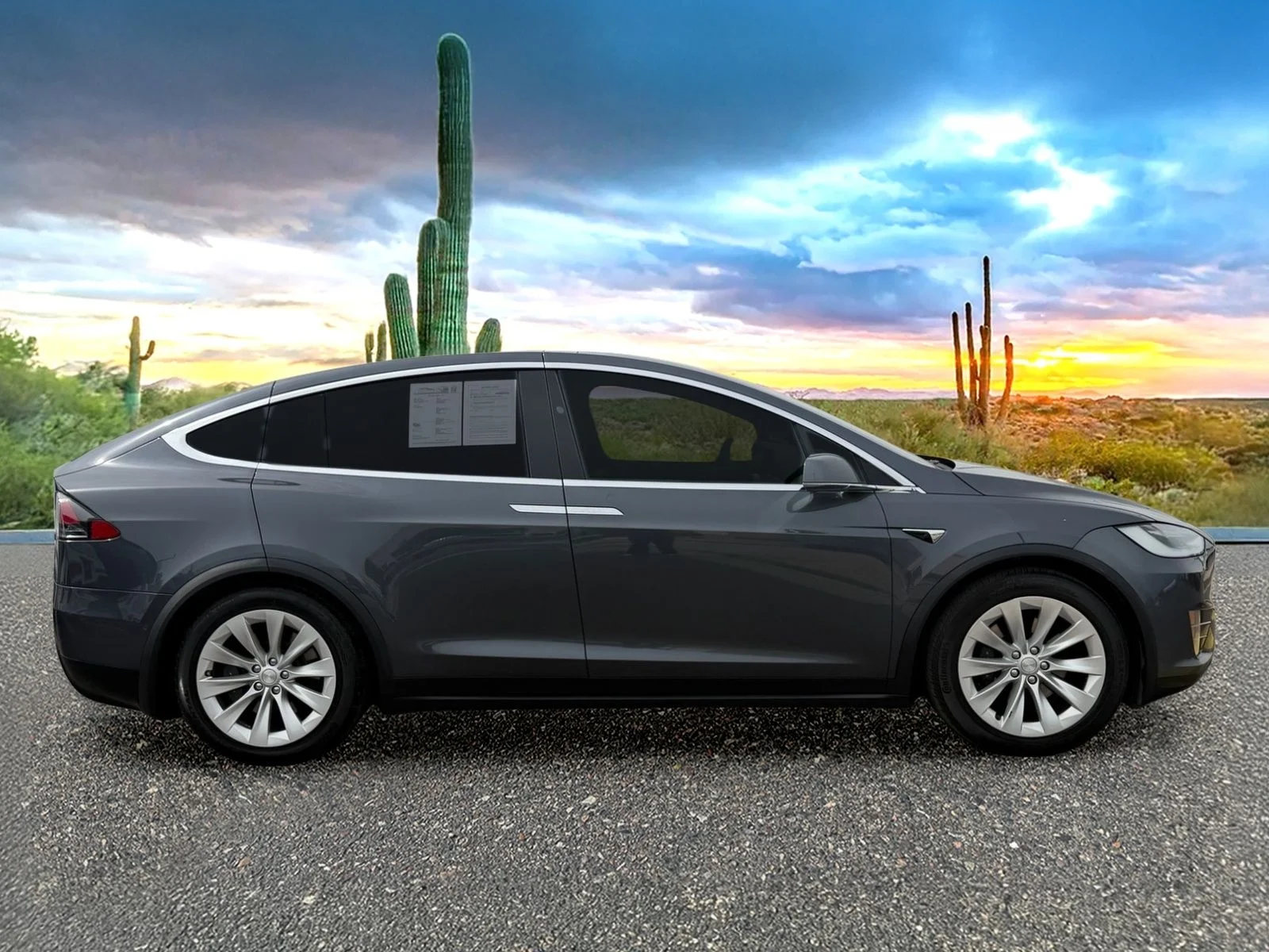 Used 2018 Gray Tesla  image 3