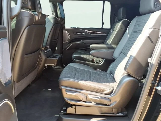 Used 2021 BLACK RAVEN Cadillac Sport Platinum image 21