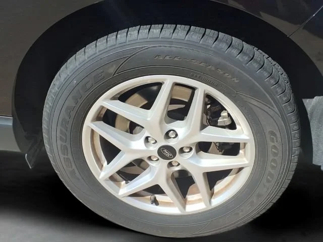 Used 2024  Ford SEL image 28
