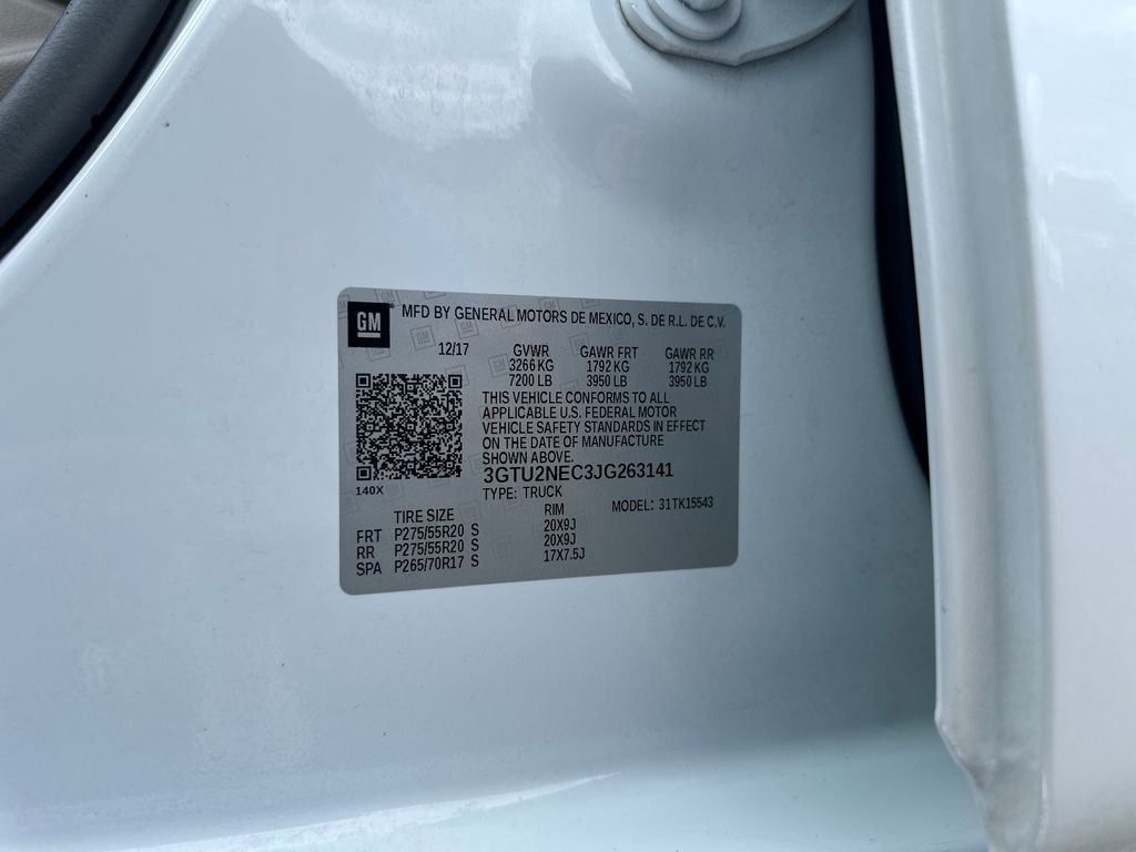 Used 2018 White GMC SLT image 23