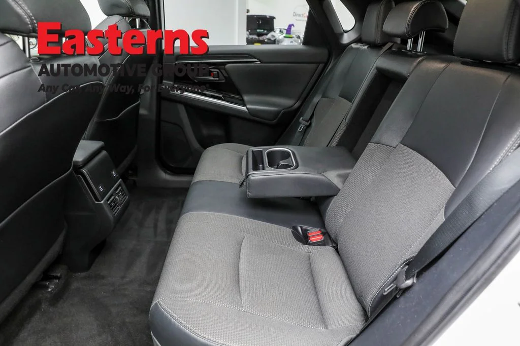 Used 2023 White Toyota XLE image 19