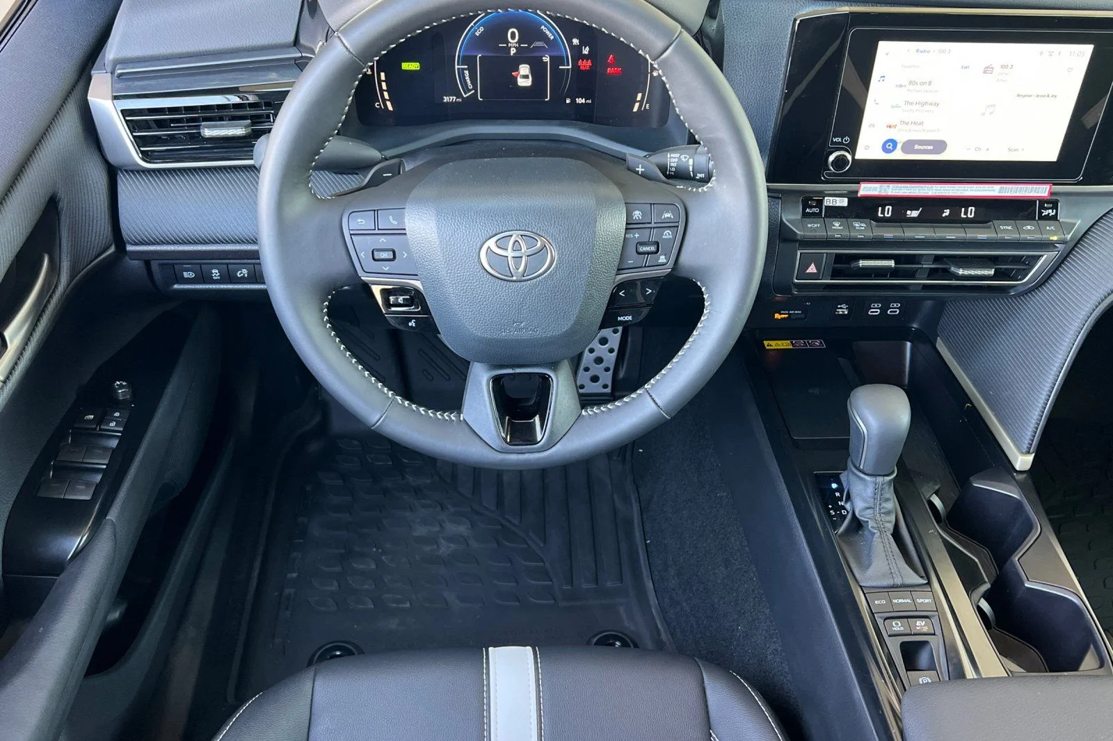 Used 2026  Toyota SE image 14