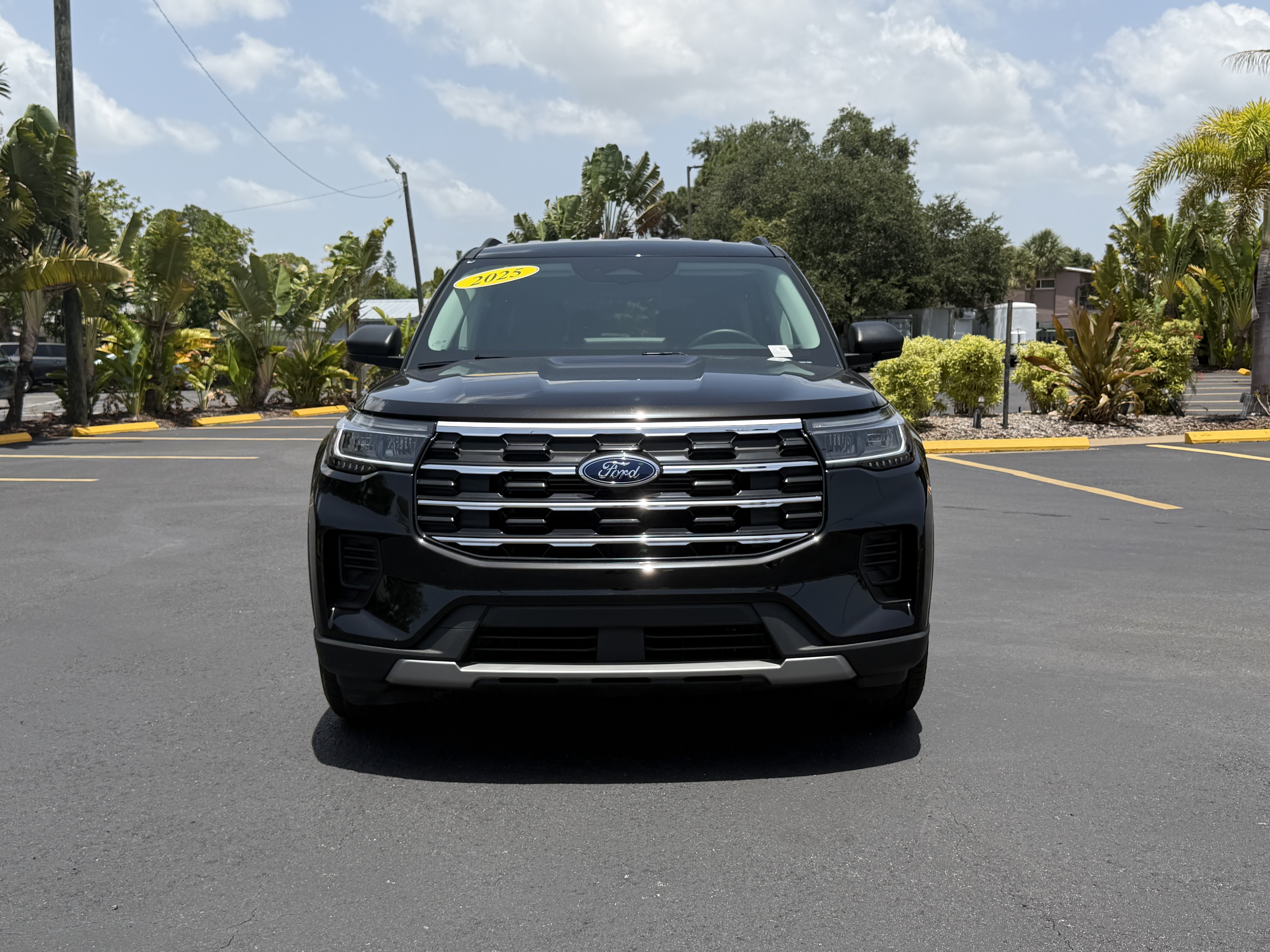 Used 2025 Black Metallic Ford Active image 10