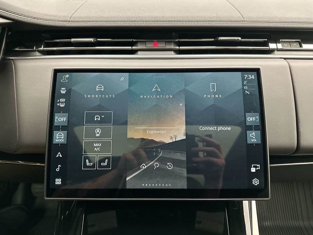 New 2026 Borasco Grey Land Rover SE image 13
