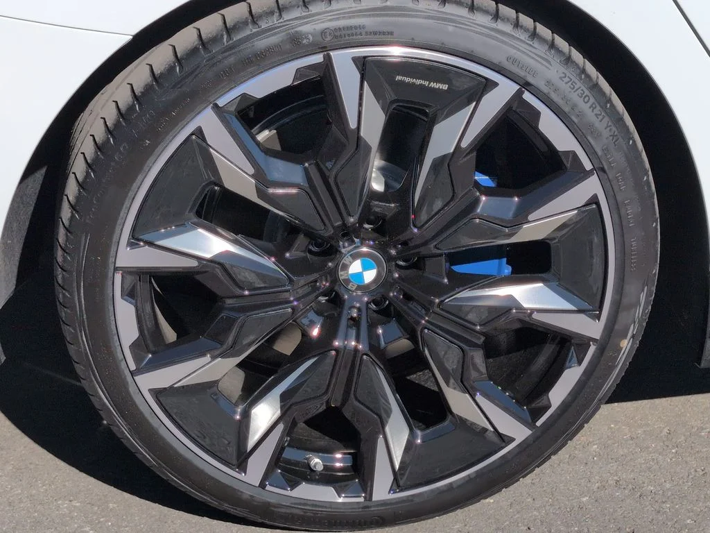 New 2026 White BMW 530i image 16