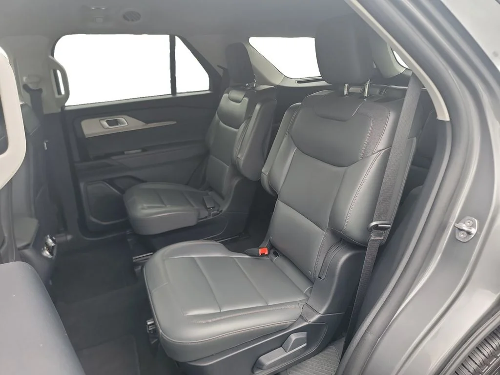 Used 2025 Gray Ford Active image 20