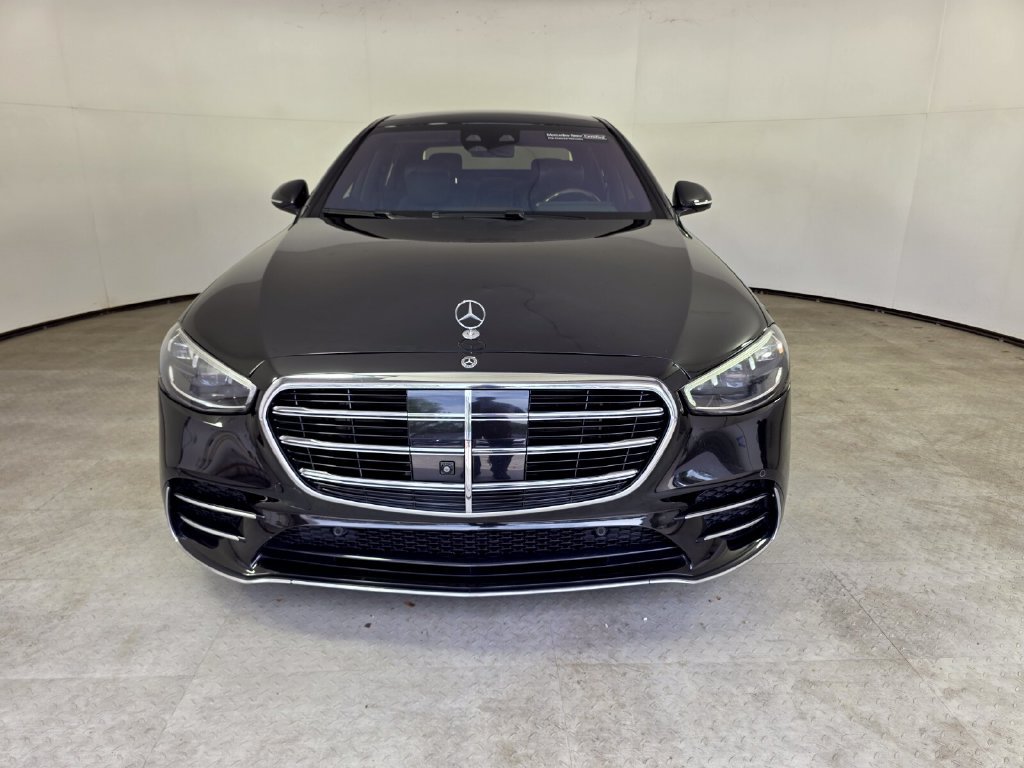 Certified Used 2022 Black Mercedes-Benz S 580 image 2