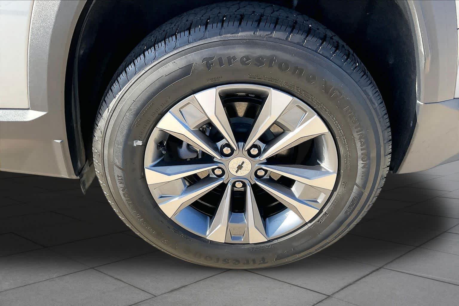 Used 2025 Sterling Gray Metallic Chevrolet LT image 11