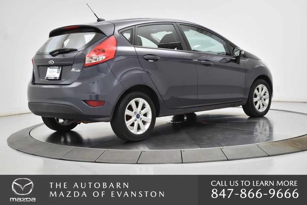 Used 2013 Gray Metallic Ford SE image 20