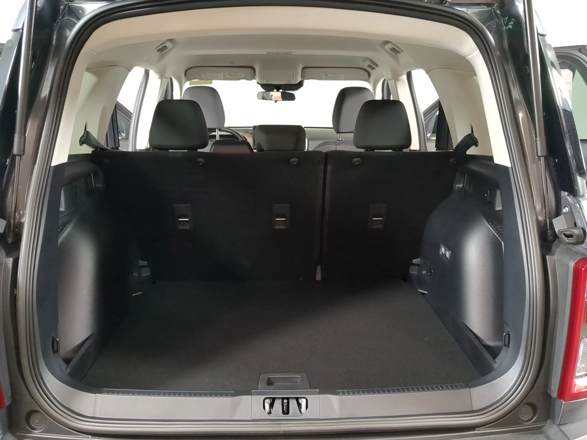 New 2026 Carbonized Gray Metallic Ford Big Bend® image 16