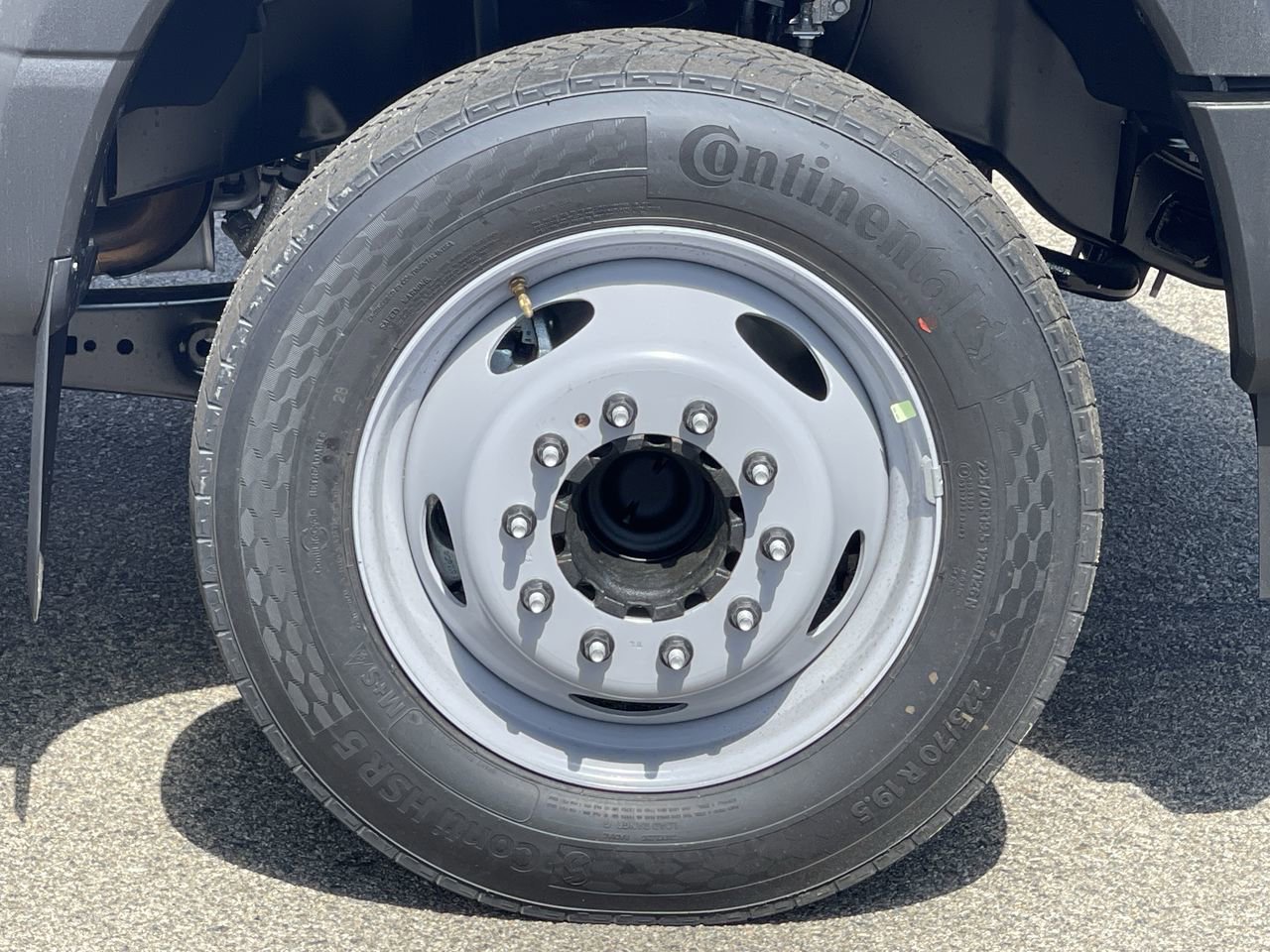 New 2026 Oxford White Ford XL image 10