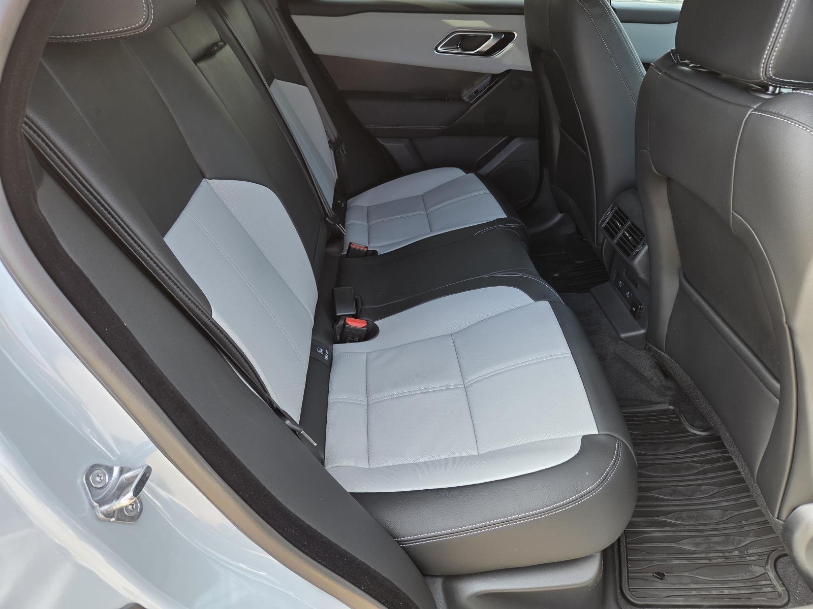 New 2026 Arroios Grey Land Rover Belgravia Edition image 38