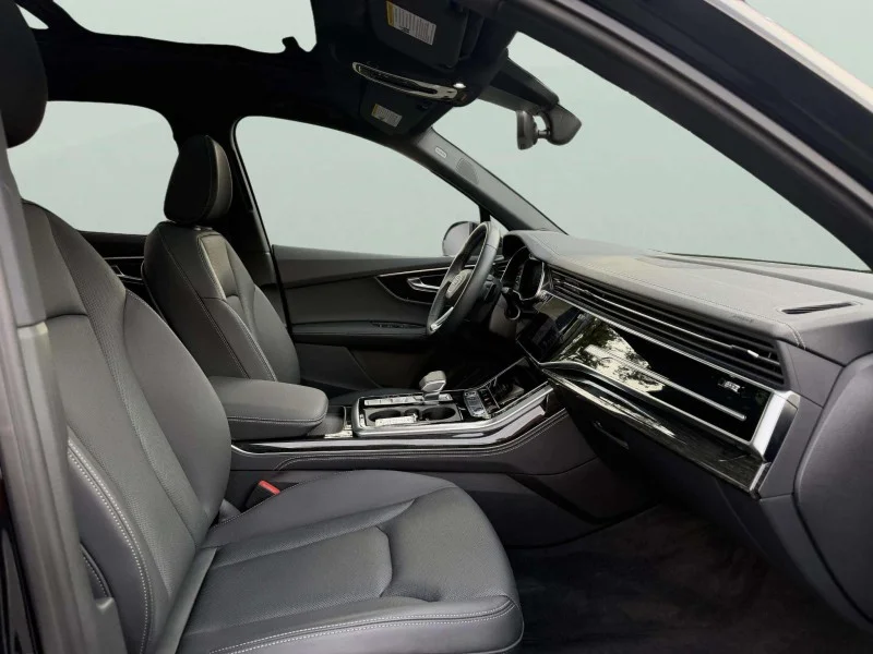 Certified Used 2025  Audi Premium Plus image 32
