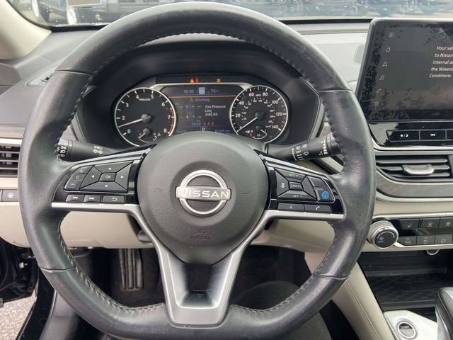 Used 2024 Black Nissan 2.5 SV image 29