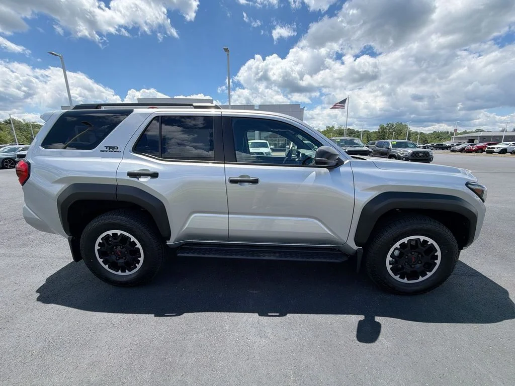 2026 Toyota 4Runner TRD Off-Road - Photo 9