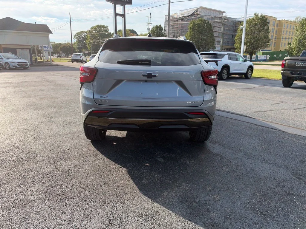 Used 2025 Sterling Gray Metallic Chevrolet ACTIV image 7