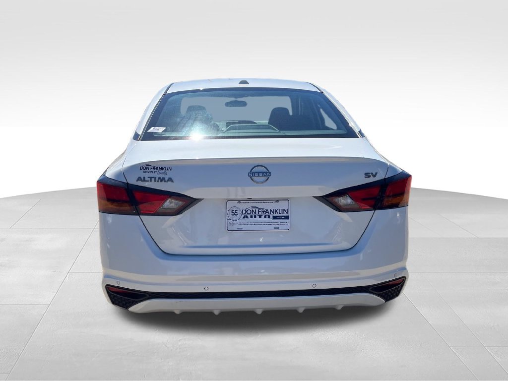 Used 2024 White Nissan 2.5 SV image 4