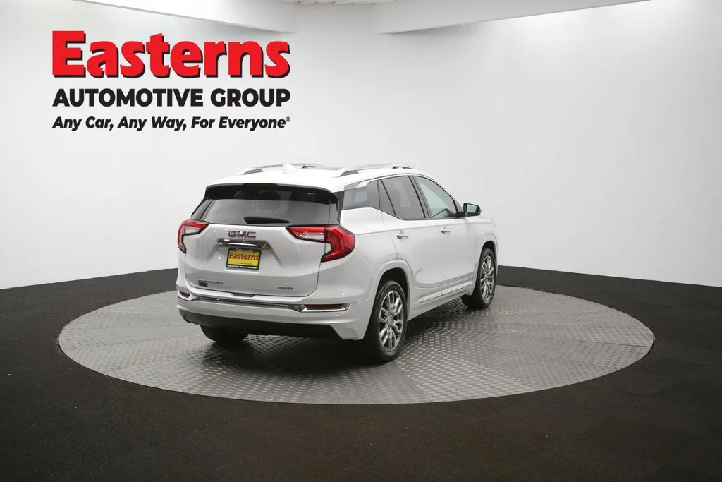 Used 2023 White GMC Denali image 40