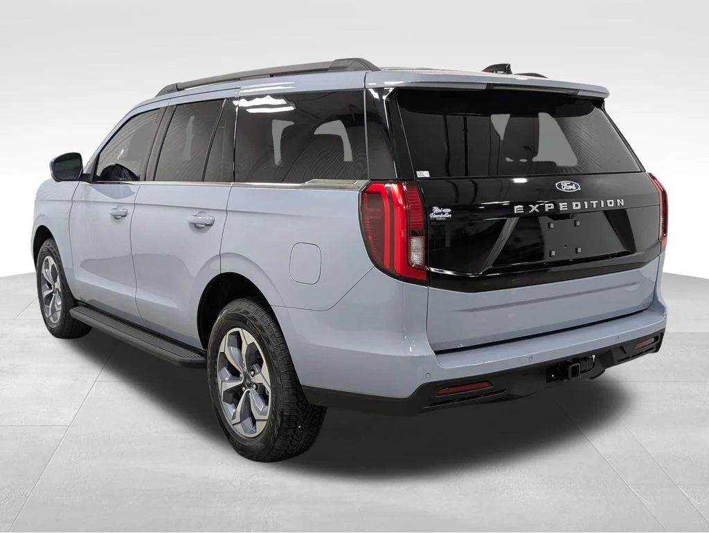 New 2027 Glacier Gray Metallic Tri-Coat Ford Active image 26