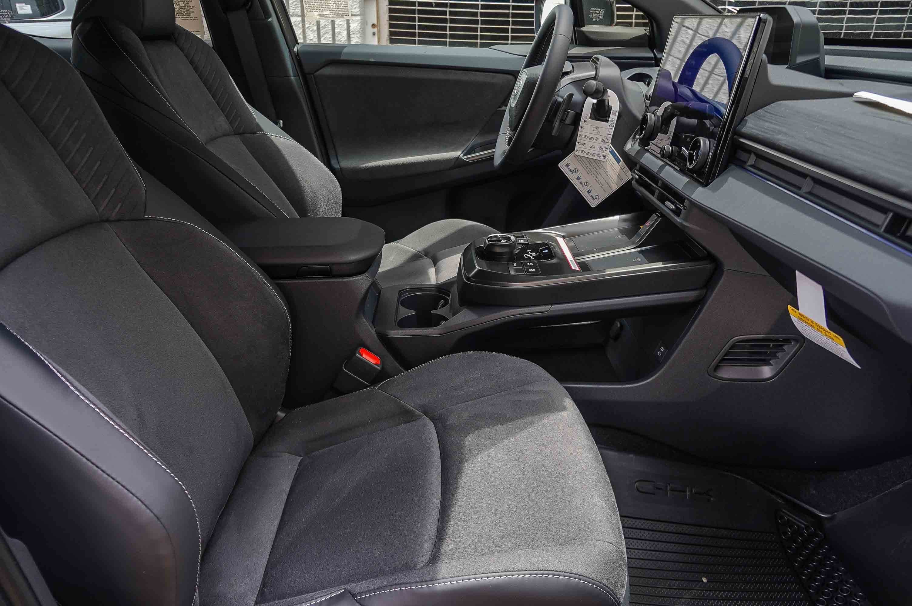 2026 Toyota C-HR XSE - Photo 20