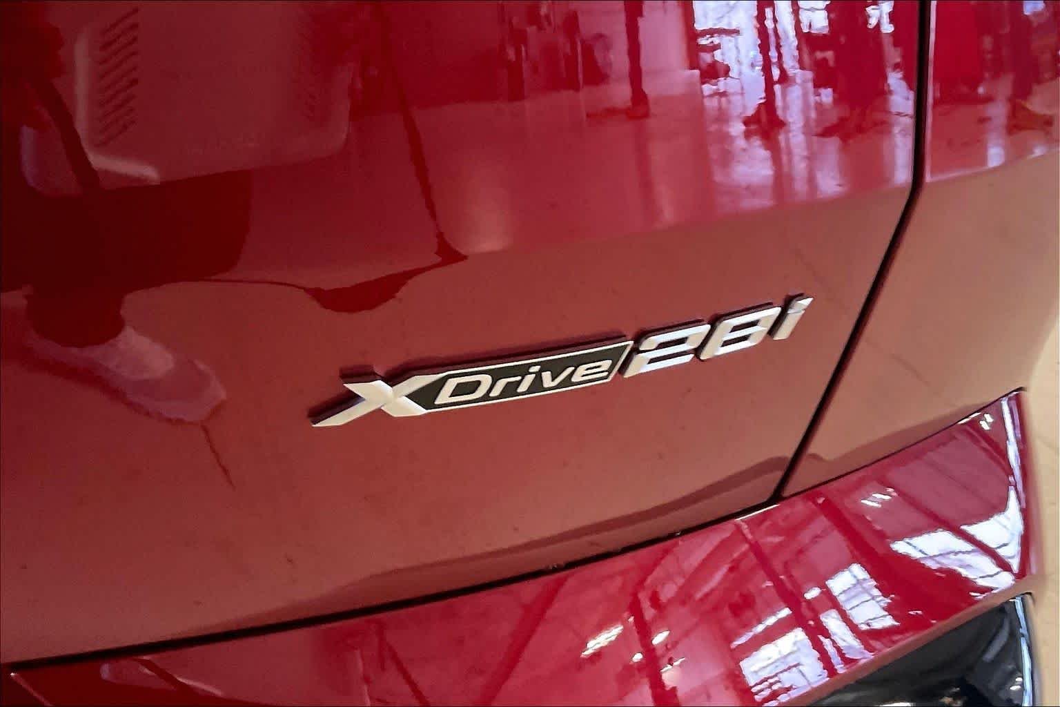 New 2026 Vegas Red Metallic BMW xDrive28i image 15