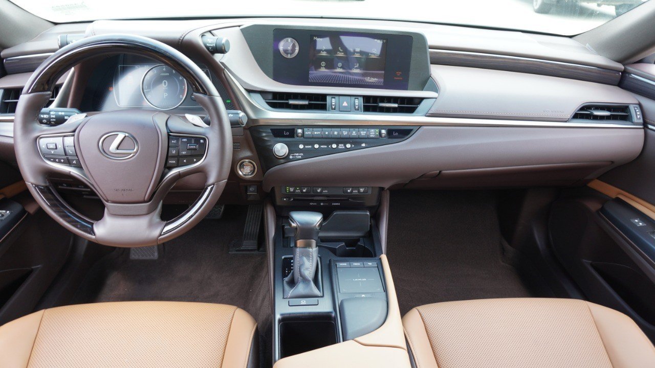 Certified Used 2021 White Lexus ES 350 image 28