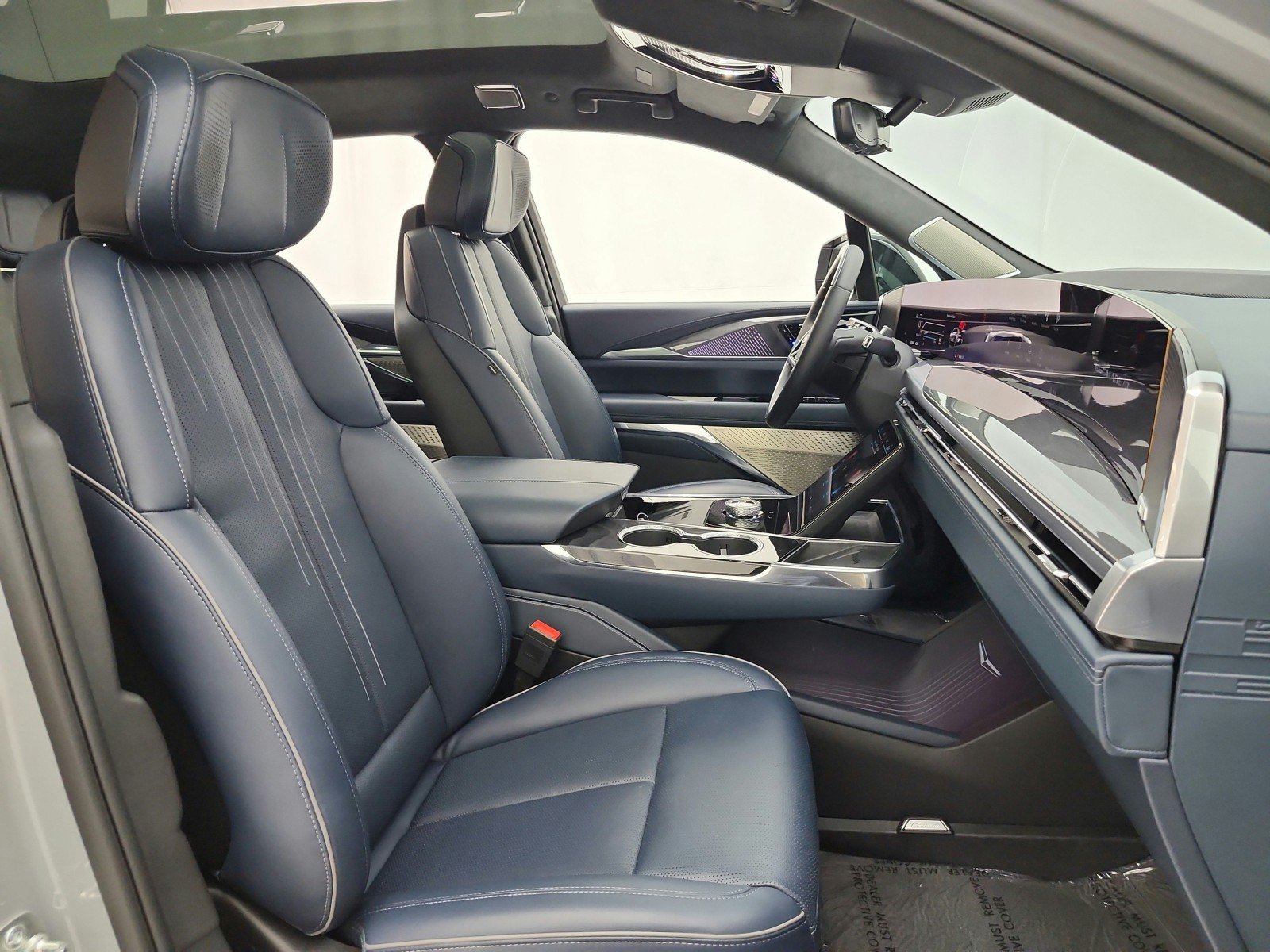 Used 2026 Luna Metallic Cadillac Premium Luxury image 19