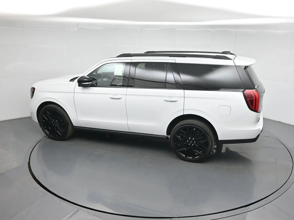 New 2026 Oxford White Ford Platinum image 37
