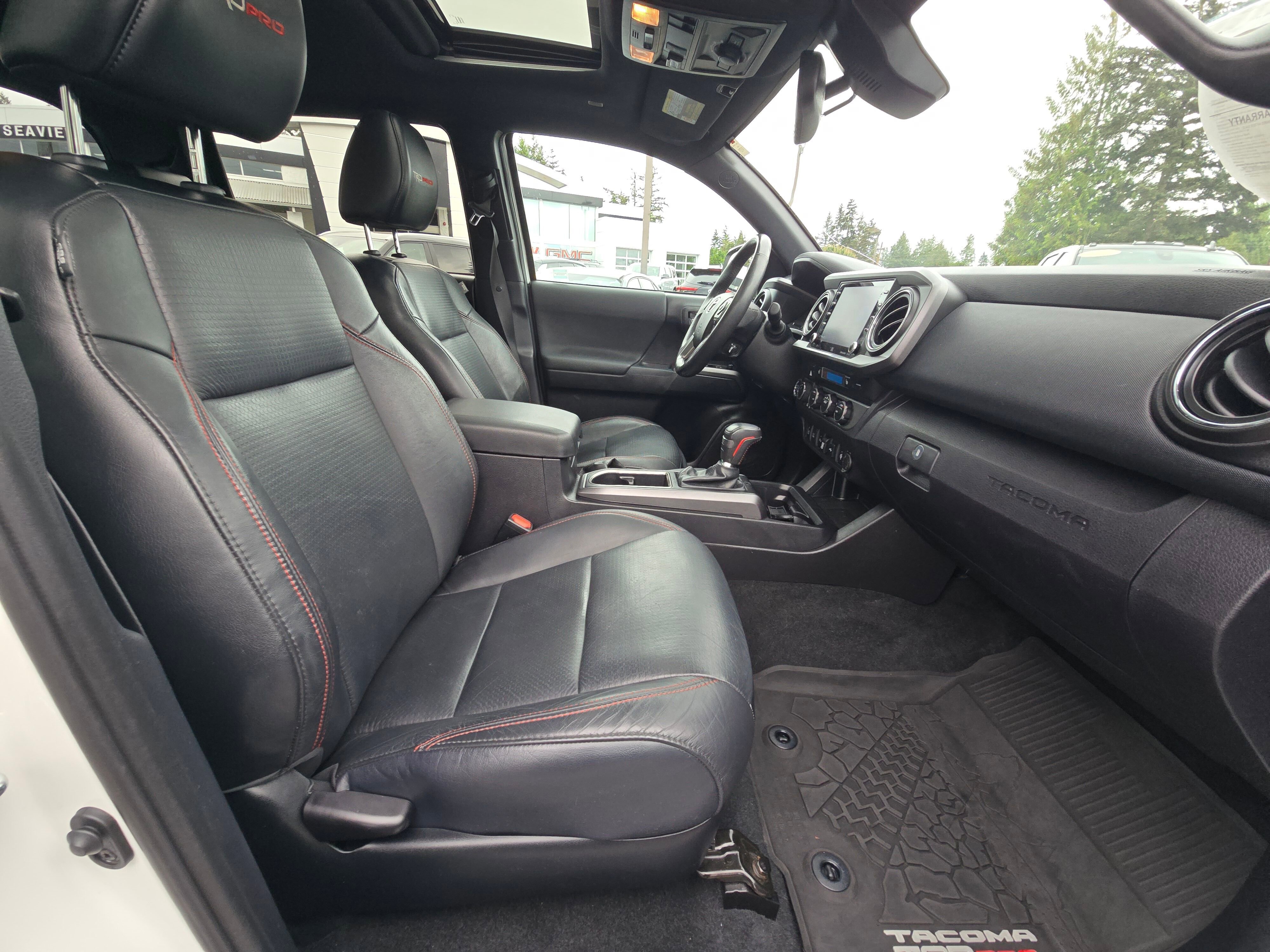 Used 2021  Toyota SR image 11