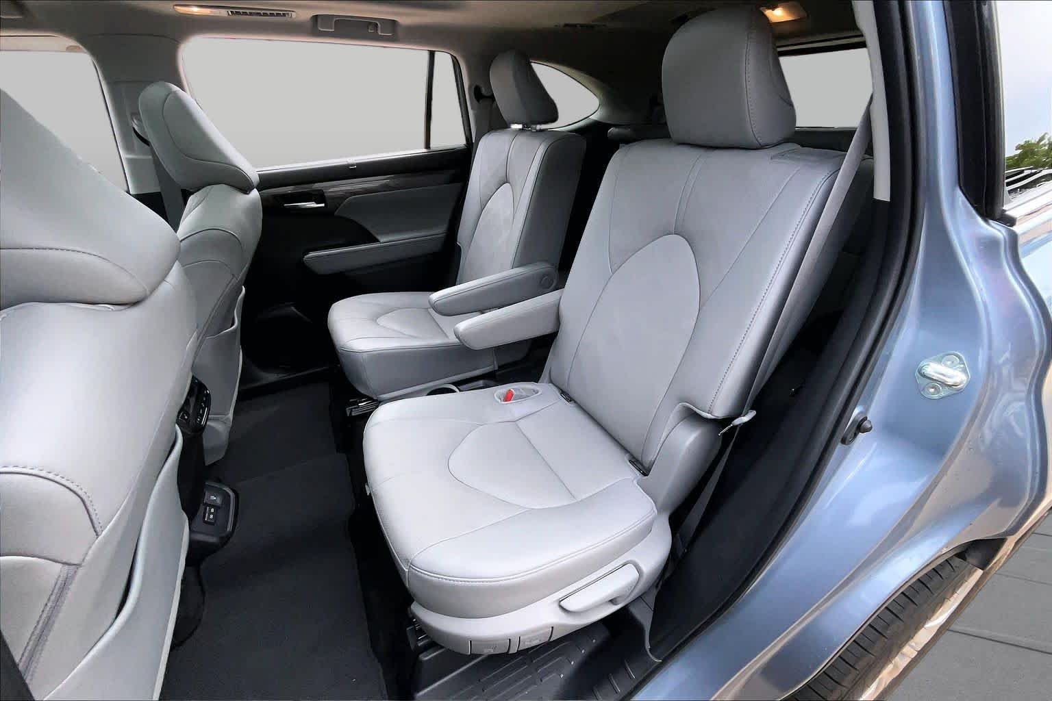 Used 2024 Moon Dust Toyota Platinum image 18