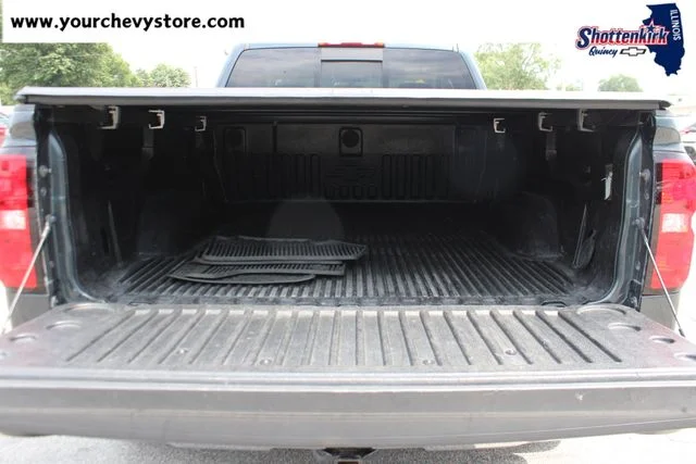 Used 2018 Gray Chevrolet LT image 7