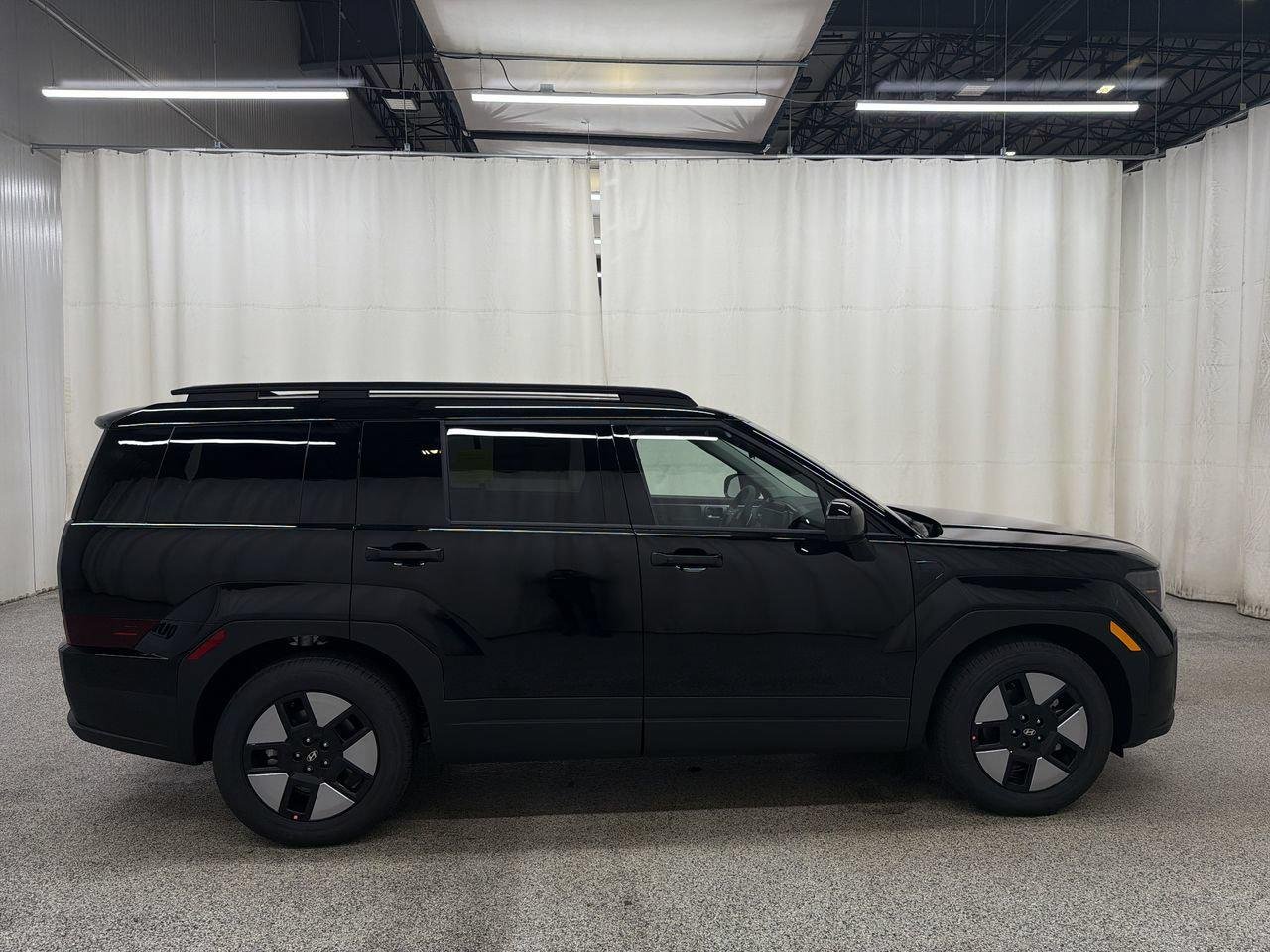 New 2027 Phantom Black Hyundai SEL image 5