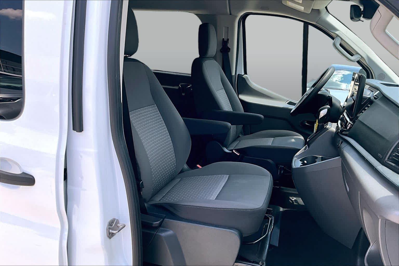 Used 2023 Oxford White Ford XLT image 9