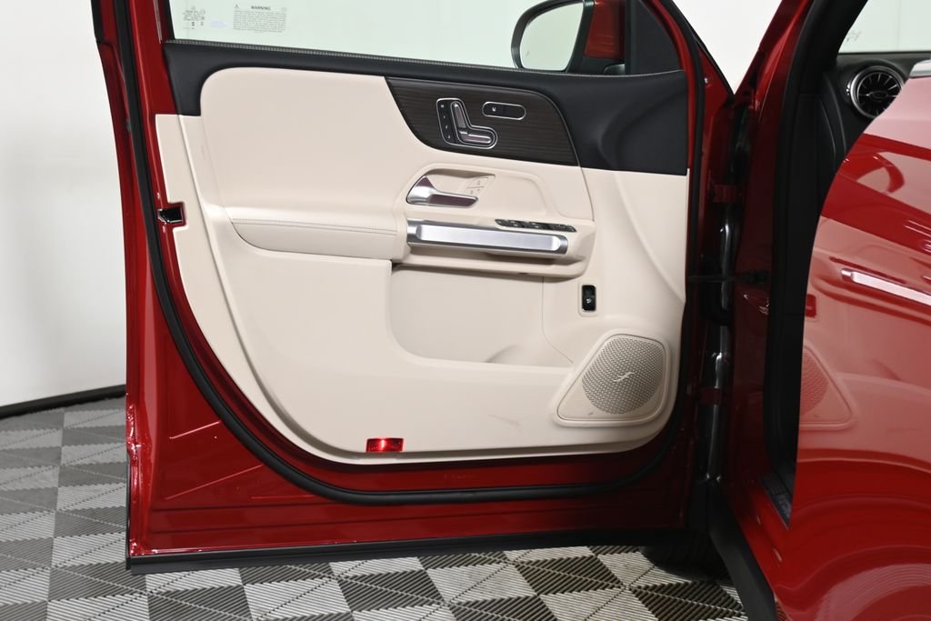 2026 Mercedes-Benz GLB GLB 250 - Photo 24