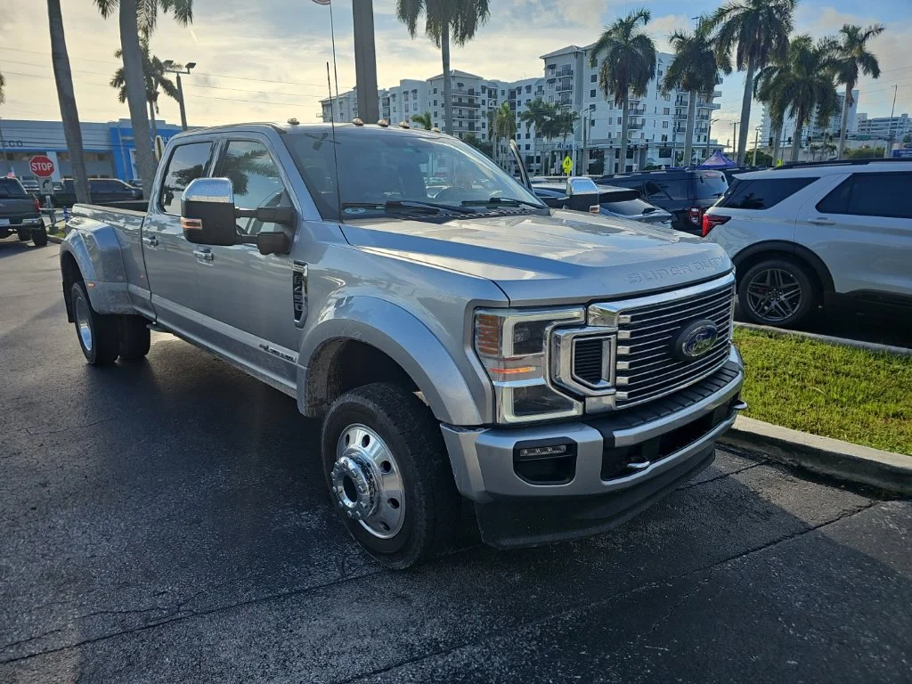Used 2022 Silver Ford Platinum image 1