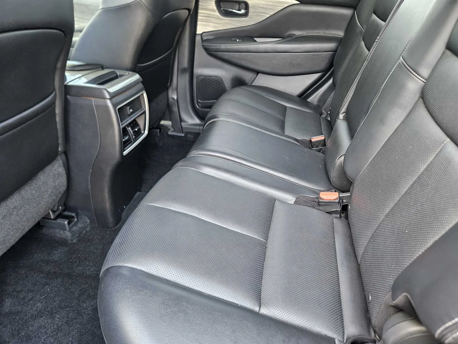 Used 2017 Magnetic Black Metallic Nissan SL image 22