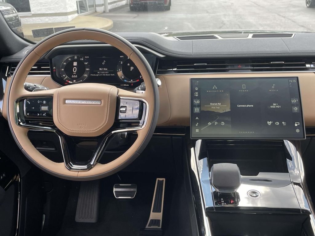 New 2026 Santorini Black Land Rover Dynamic SE image 21