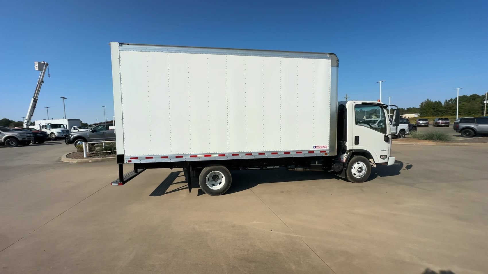 New 2024 Arc White Chevrolet  image 25