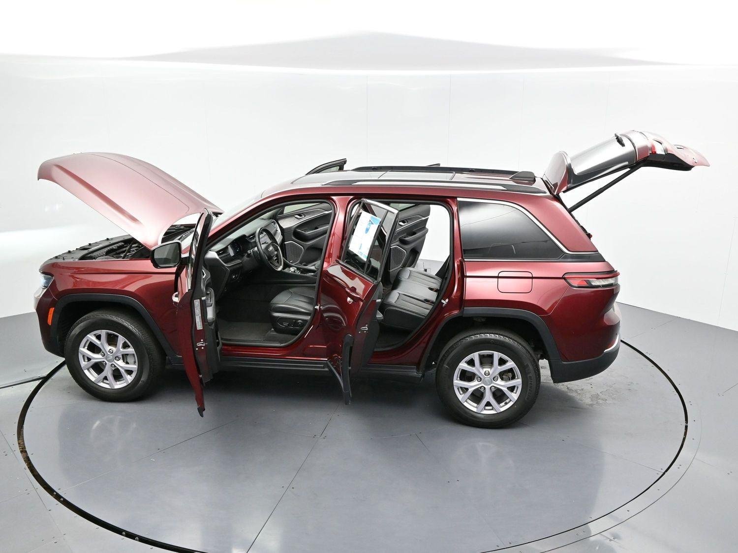 Used 2022 Red Jeep Limited image 45