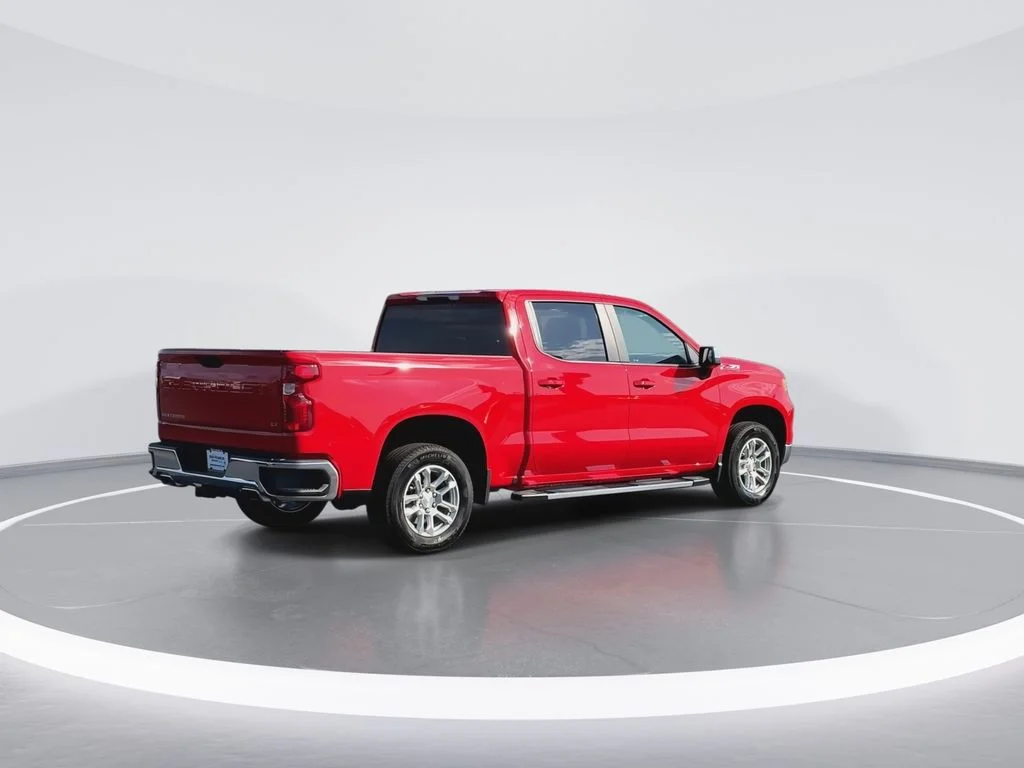 Used 2024 Red Chevrolet LT image 8