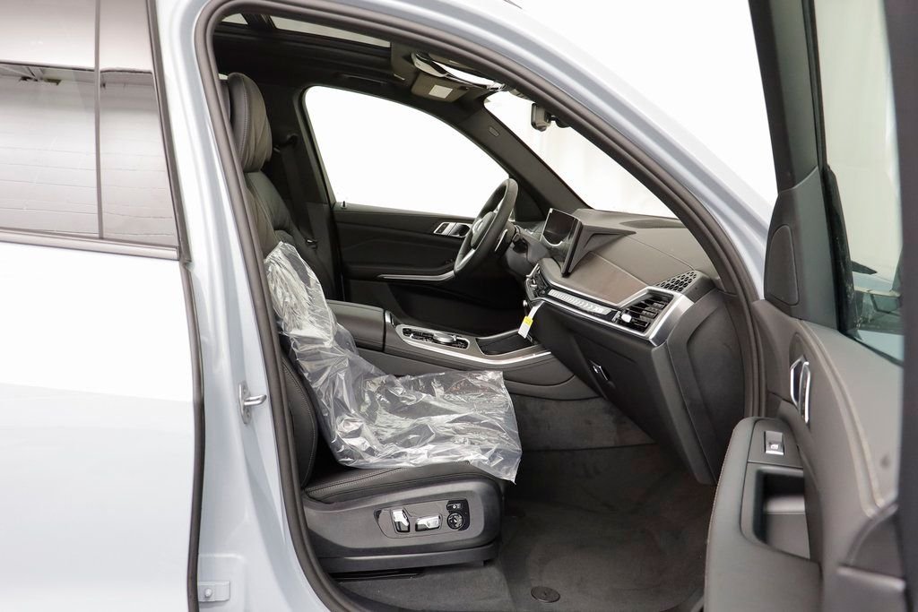 New 2026 Brooklyn Grey Metallic BMW xDrive50e image 19