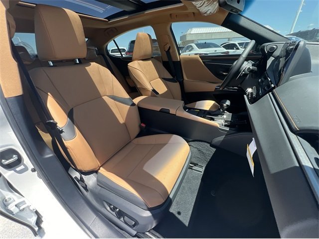 New 2024 Eminent White Pearl Lexus 350 image 25