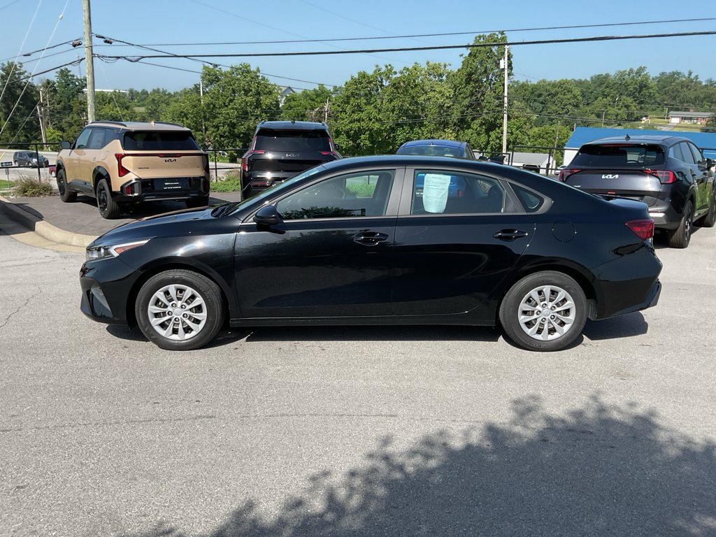 Used 2023 Aurora Black Kia LX image 5