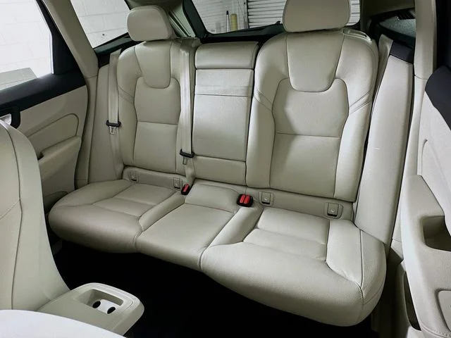 Certified Used 2020 White Volvo T5 Momentum image 11