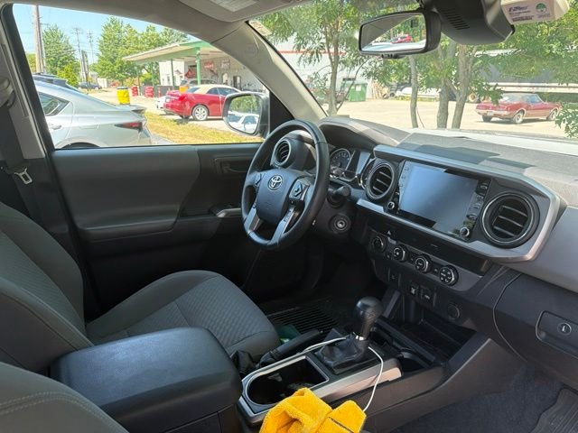 Used 2020  Toyota  image 2
